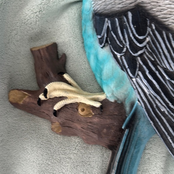 Elegant Parrot Wall Decor - Gray and Blue - Picture 5 of 7